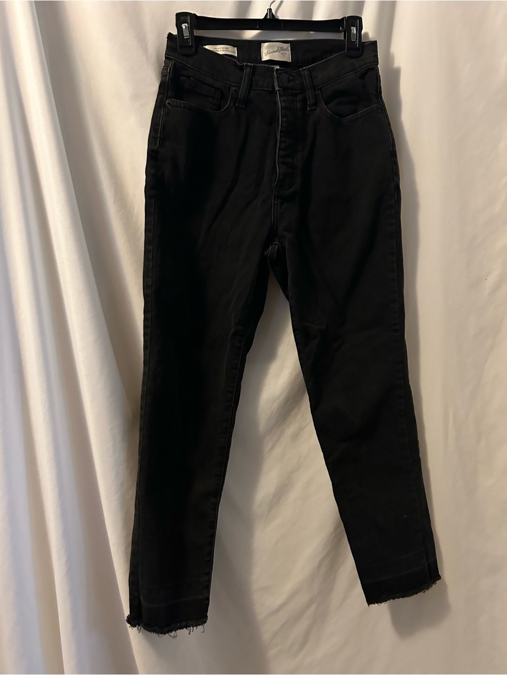 Universal Thread Women’s Slim Black Jeans